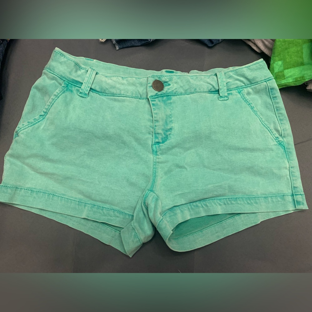 Buckle women’s shorts